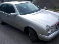 Gebraucht Mercedes E240 170 PS (125 kW) 1999 Silber Limousine