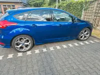 Gebraucht Ford Focus ST 185 PS (136 kW) 2016 Blau Limousine