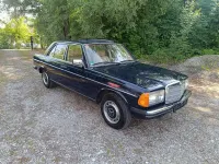 Gebraucht Mercedes E230 136 PS (100 kW) 1984 Blau Limousine