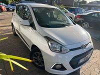 Gebraucht Hyundai i10 Classic 69 PS (50 kW) 2015 Weiß Kleinwagen