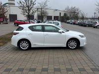 Gebraucht Lexus CT200h Dynamic Line 99 PS (72 kW) 2011 Weiß Limousine