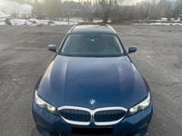 Gebraucht BMW 320 Sport Line 190 PS (139 kW) 2019 Blau Kombi