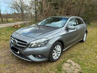 Gebraucht Mercedes A180 122 PS (89 kW) 2012 Grau Kleinwagen