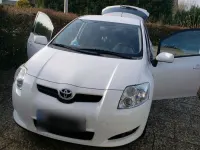 Gebraucht Toyota Auris 74 PS (54 kW) 2010 Weiß Kleinwagen