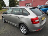 Gebraucht Skoda Rapid Ambition 90 PS (66 kW) 2014 Beige Kleinwagen