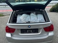 Gebraucht BMW 318 143 PS (105 kW) 2011 Silber Kombi