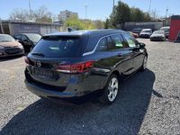 Używany Opel Astra Dynamic 136 KM (100 kW) 2016 Czarny Sedan/Limuzyna