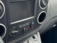 Gebraucht Peugeot Partner Comfort plus 99 PS (72 kW) 2016 Weiß Van / Kleinbus