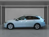 Gebraucht VW Golf VIII Life 150 PS (110 kW) 2025 Blau Kombi