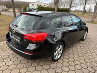 Gebraucht Opel Astra Edition 125 PS (91 kW) 2011 Schwarz Kombi