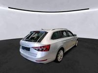 Gebraucht Skoda Superb Style 150 PS (110 kW) 2022 Stribrna brilliant/ brilliants Kombi