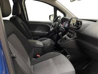 Gebraucht Mercedes T180 116 PS (85 kW) 2024 Noseanblau Van / Kleinbus