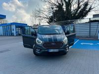 Gebraucht Ford Tourneo 131 PS (96 kW) 2018 Grau Van / Kleinbus