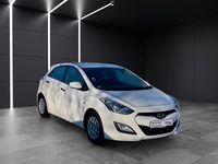 Gebraucht Hyundai i30 Classic 99 PS (72 kW) 2015 Weiß Limousine