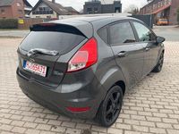 Gebraucht Ford Fiesta Celebration 101 PS (74 kW) 2016 Grau Limousine