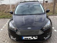 Gebraucht Ford Focus Titanium 125 PS (91 kW) 2016 Schwarz Kombi