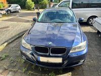 Gebraucht BMW 318 143 PS (105 kW) 2012 Blau Kombi