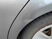 Gebraucht BMW 318 140 PS (102 kW) 2011 Grau Limousine