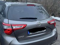 Gebraucht Toyota Yaris Club 111 PS (81 kW) 2019 Grau Limousine