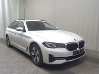 Gebraucht BMW 520 Performance 190 PS (139 kW) 2022 Weiss Kombi