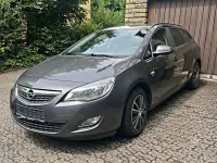 Gebraucht Opel Astra 140 PS (102 kW) 2012 Grau Kombi