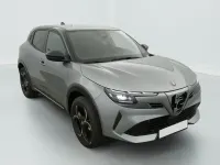 Neu Alfa Romeo Junior 136 PS (100 kW) 2026 Gris arese / toit noir SUV