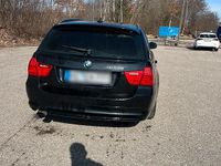 Gebraucht BMW 320 184 PS (135 kW) 2011 Schwarz Kombi