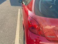 Gebraucht Peugeot 207 74 PS (54 kW) 2009 Rot Kleinwagen