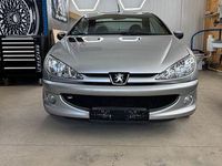 Gebraucht Peugeot 206 CC 109 PS (80 kW) 2004 Silber Cabrio