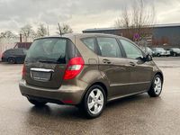 Gebraucht Mercedes A180 Avantgarde 109 PS (80 kW) 2009 Braun Kleinwagen