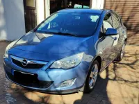 Gebraucht Opel Astra Edition 140 PS (102 kW) 2010 Blau Kleinwagen