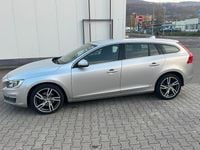 Gebraucht Volvo V60 190 PS (139 kW) 2015 Silber Kombi