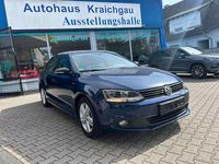 Gebraucht VW Jetta Match 105 PS (77 kW) 2012 Blau Limousine