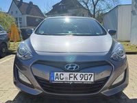 Gebraucht Hyundai i30 Style 99 PS (72 kW) 2012 Grau Limousine