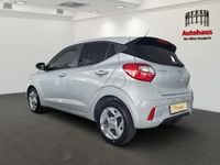 Gebraucht Hyundai i10 GO! 67 PS (49 kW) 2023 Sleek silver / met Kleinwagen
