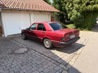 Gebraucht Mercedes 190 122 PS (89 kW) 1992 Rot Limousine