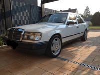 Usata Mercedes E250 109 CV (80 kW) 1986 Bianco Berlina