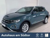 Gebraucht VW T-Roc Style 150 PS (110 kW) 2024 Petroleum blue metallic SUV