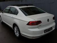 Gebraucht VW Passat Highline 150 PS (110 kW) 2019 Weiß Limousine