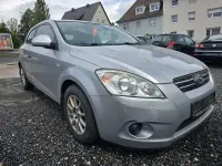 Gebraucht Kia Ceed LX 105 PS (77 kW) 2009 Silber Kleinwagen
