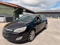 Gebraucht Opel Astra 110 PS (80 kW) 2011 Schwarz Kombi