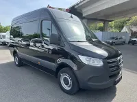 Gebraucht Mercedes Sprinter 170 PS (125 kW) 2025 Schwarz/baltic black Van
