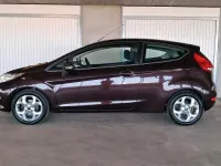 Usata Ford Fiesta Titanium 96 CV (70 kW) 2012 Viola Utilitaria
