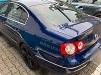 Second-hand VW Passat 150 CP (110 kW) 2005 Albastru Berlinǎ