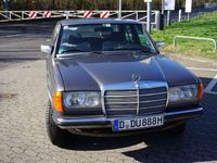 Gebraucht Mercedes E230 136 PS (100 kW) 1983