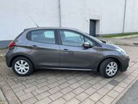 gebraucht Peugeot 208 5-Türer PureTech 82 Start & Stop Active