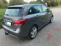 Gebraucht Mercedes B200 136 PS (100 kW) 2016 Grau Kleinwagen