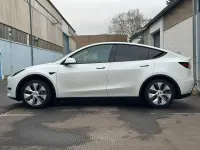 Usata Tesla Model Y Standard Range 219 kW (299 CV) 2024 Bianco SUV