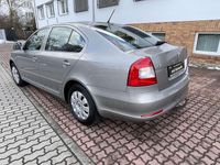 Gebraucht Skoda Octavia Ambiente 122 PS (89 kW) 2011 Beige Limousine