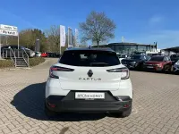Gebraucht Renault Captur Techno 158 PS (116 kW) 2025 Perlmuttweiß + blackpearls SUV
